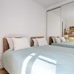 Elegant 4-Room Apartment Near Arc De Triomphe And Palais Des Congres