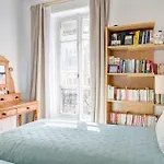 Elegant 4-Room Apartment Near Arc De Triomphe And Palais Des Congres