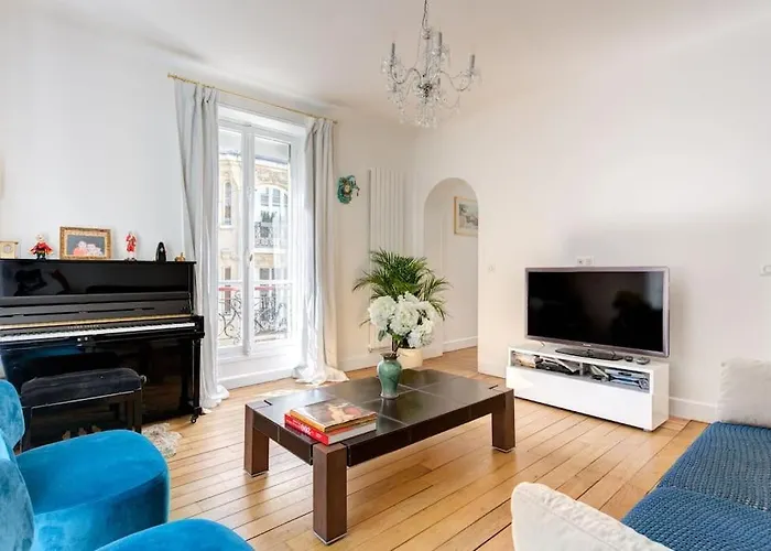 Elegant 4-Room Apartment Near Arc De Triomphe And Palais Des Congres