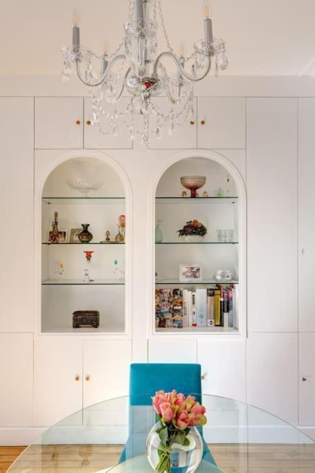 Elegant 4-room Near Arc De Triomphe And Palais Des Congres Appartement Paris