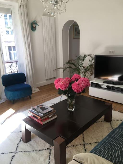 Elegant 4-room Near Arc De Triomphe And Palais Des Congres * Paris